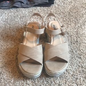 Soda platform sandals